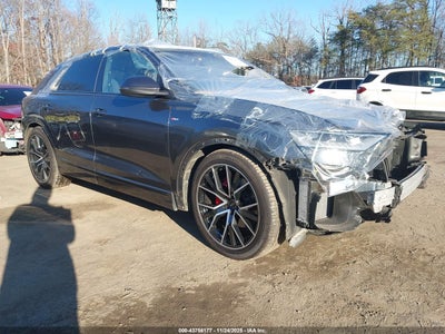 AUDI Q8 2021