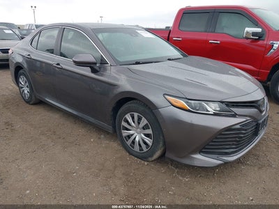 TOYOTA CAMRY 2018