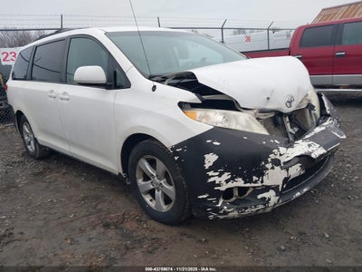 TOYOTA SIENNA 2011