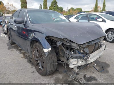 INFINITI M37 2011