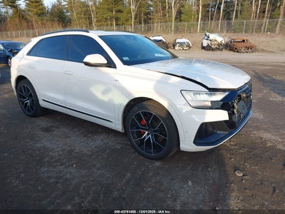 AUDI Q8 2021