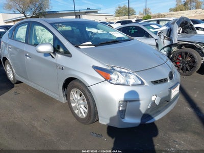 TOYOTA PRIUS PLUG-IN 2014
