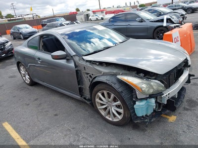 INFINITI G37 2011