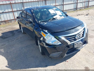 NISSAN VERSA 2017