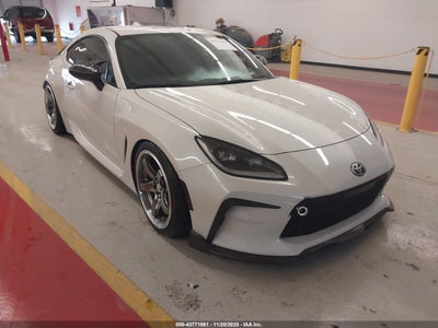 TOYOTA GR86 2024