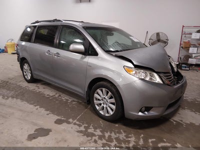 TOYOTA SIENNA 2017