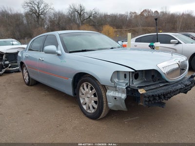LINCOLN TOWN CAR 2009