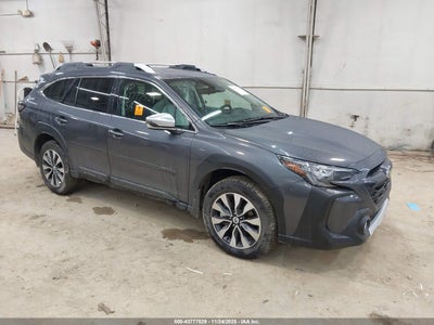SUBARU OUTBACK 2025