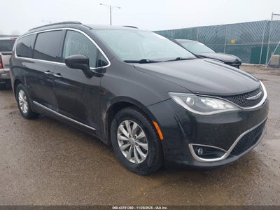CHRYSLER PACIFICA 2017