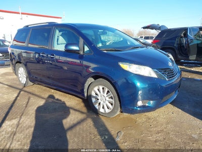 TOYOTA SIENNA 2011