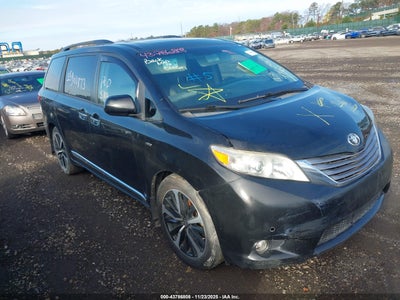 TOYOTA SIENNA 2016