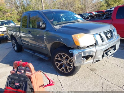 NISSAN TITAN 2013