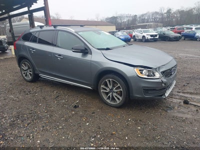 VOLVO V60 CROSS COUNTRY 2017