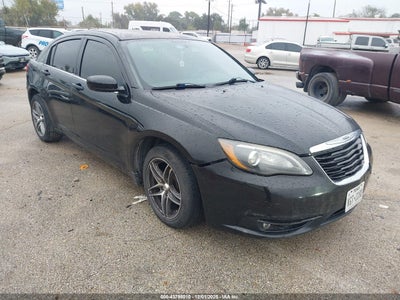 CHRYSLER 200 2013