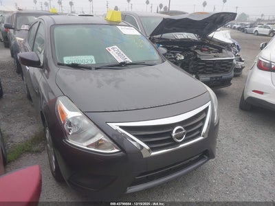 NISSAN VERSA 2015