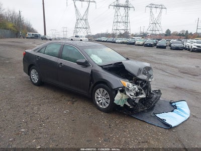 TOYOTA CAMRY 2013