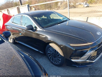 HYUNDAI SONATA HYBRID 2025