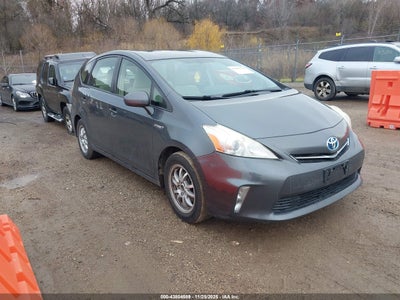 TOYOTA PRIUS V 2012
