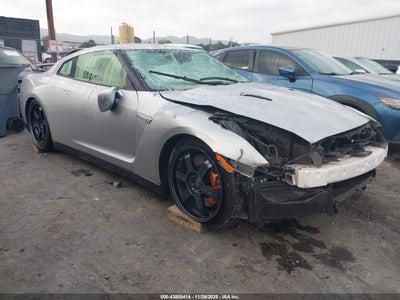 NISSAN GT-R 2016