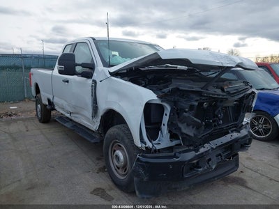 FORD F-250 2025