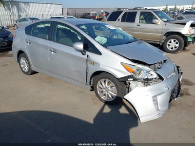TOYOTA PRIUS PLUG-IN 2014