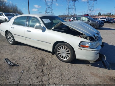 LINCOLN TOWN CAR 2004
