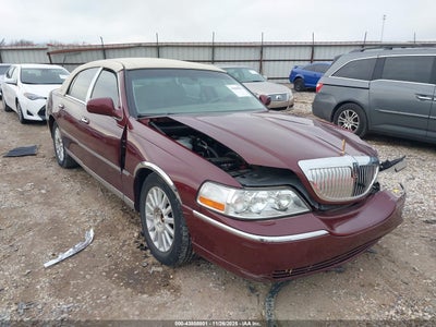 LINCOLN TOWN CAR 2004