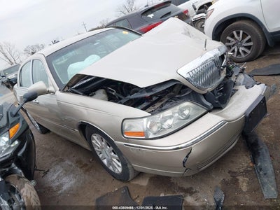LINCOLN TOWN CAR 2004