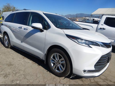TOYOTA SIENNA 2024