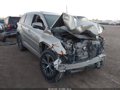 TOYOTA HIGHLANDER 2016