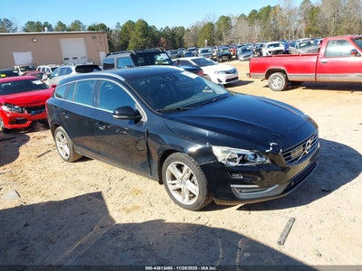 VOLVO V60 2015