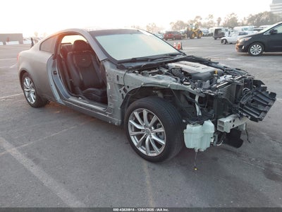 INFINITI G37 2011