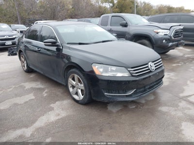 VOLKSWAGEN PASSAT 2013