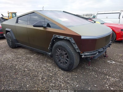TESLA CYBERTRUCK 2024