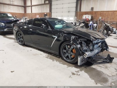 NISSAN GT-R 2015