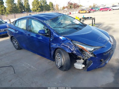 TOYOTA PRIUS 2017