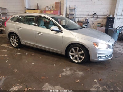 VOLVO V60 2016