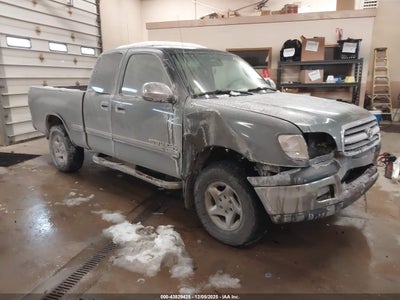 TOYOTA TUNDRA 2002