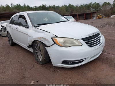 CHRYSLER 200 2013