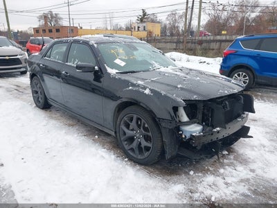 CHRYSLER 300 2023