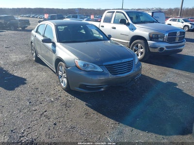 CHRYSLER 200 2013