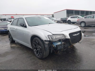 CHRYSLER 300 2019