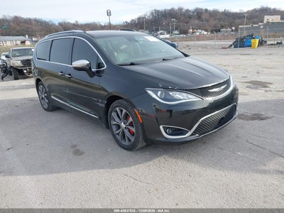 CHRYSLER PACIFICA 2017