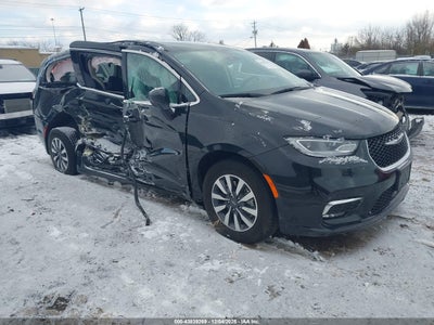 CHRYSLER PACIFICA HYBRID 2023