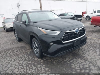 TOYOTA HIGHLANDER 2023