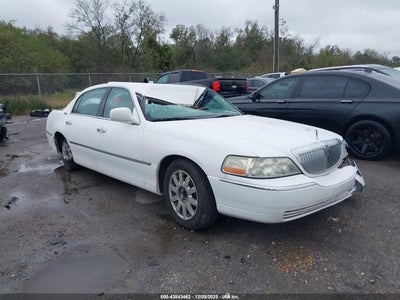 LINCOLN TOWN CAR 2010