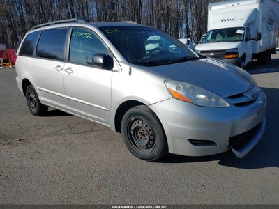 TOYOTA SIENNA 2010