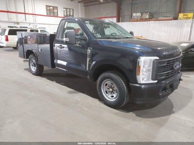 FORD F-250 2025
