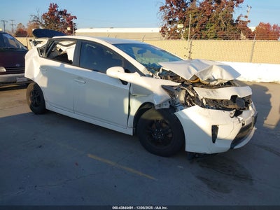 TOYOTA PRIUS 2015