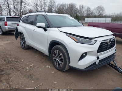 TOYOTA HIGHLANDER 2023